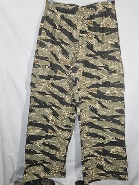 Pretrylittlething Womens Green Tiger Stripe Camouflage Cargo Pants Wide Leg Sz8